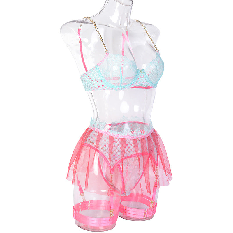 Contrasting Color Bra Set with Metal Chain Strap Side View