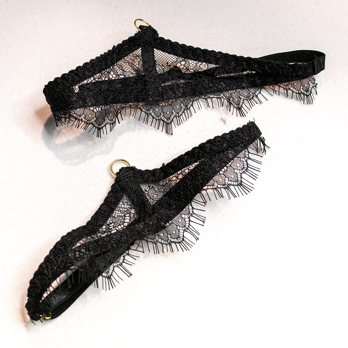 Wholesale Black Sexy Lace Bra and Panties Set with Feather Details Leg Ring Details
